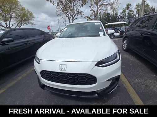 Platinum White Pearl 2023 Honda HR-V LX