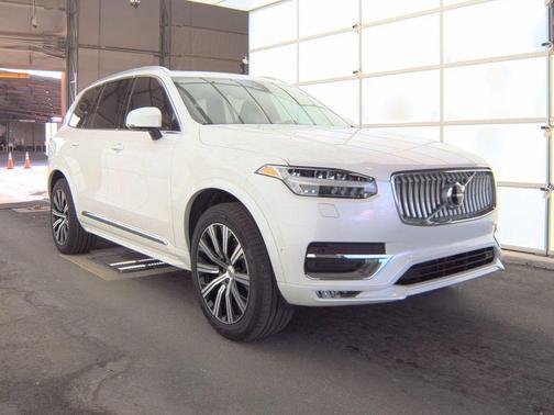 2024 Volvo XC90 B5 Plus Bright Theme