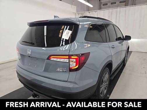 Sonic Gray Pearl 2022 Honda Pilot AWD Sport
