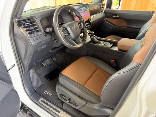 Eminent White Pearl 2024 Lexus GX 550 Premium+