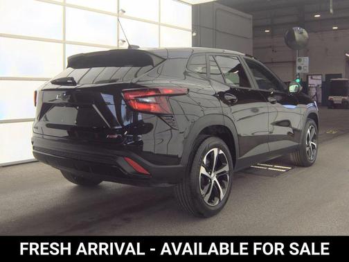 Mosaic Black Metallic 2025 Chevrolet Trax FWD 1RS