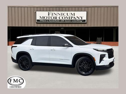 Summit White 2026 Chevrolet Traverse LT