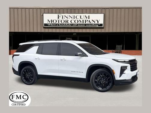Summit White 2026 Chevrolet Traverse LT