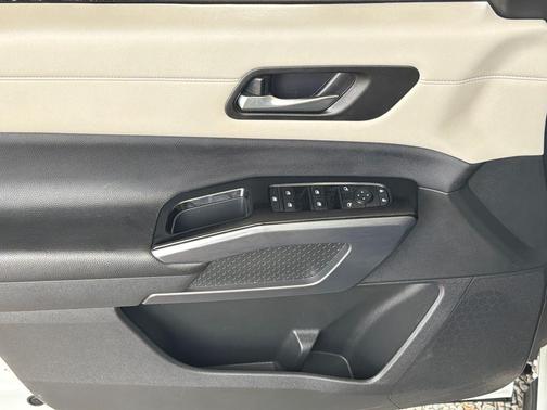 2023 Nissan Pathfinder SL 4WD