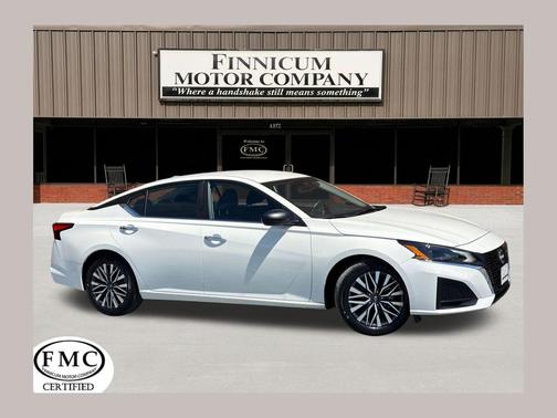 Glacier White 2025 Nissan Altima 2.5 SV