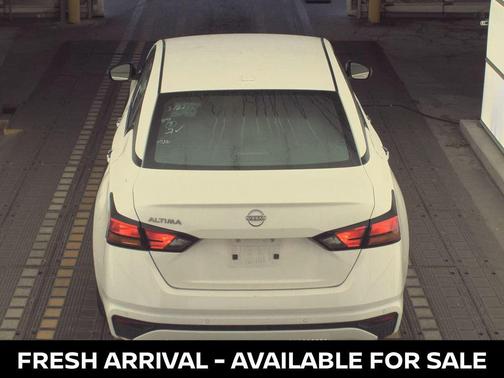 Glacier White 2025 Nissan Altima 2.5 SV