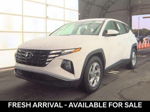 White Pearl 2024 Hyundai TUCSON SE