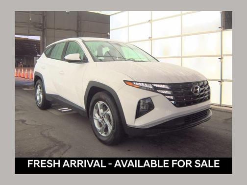 White Pearl 2024 Hyundai TUCSON SE