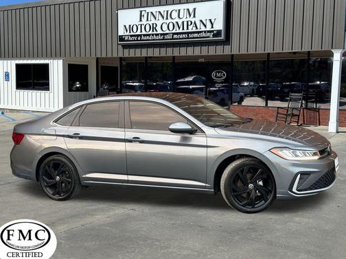 2025 Volkswagen Jetta 1.5T SE