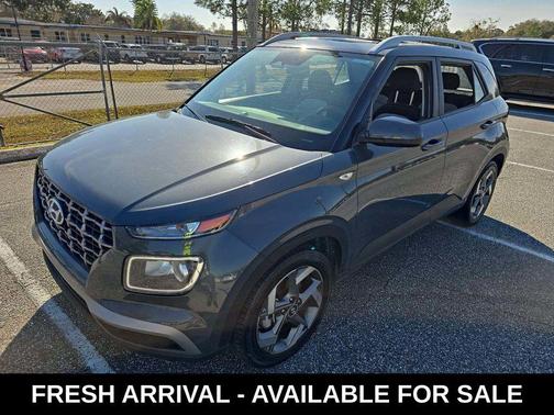 2025 Hyundai VENUE SEL