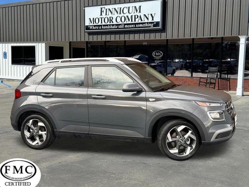 2025 Hyundai VENUE SEL