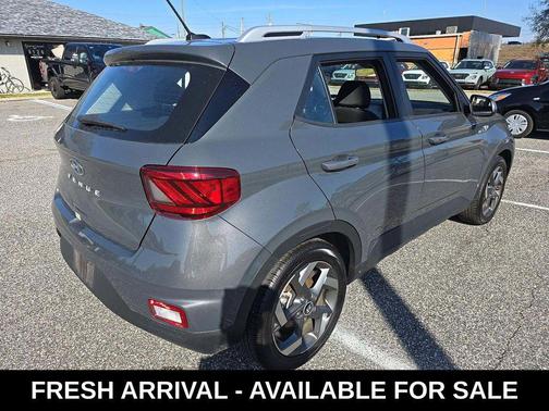 2025 Hyundai VENUE SEL