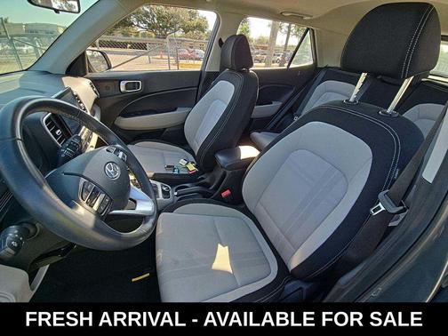 2025 Hyundai VENUE SEL