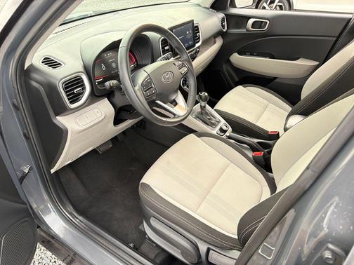 2025 Hyundai VENUE SEL