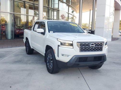 2024 Nissan Frontier SL