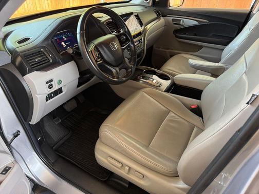 Lunar Silver Metallic 2022 Honda Pilot 2WD Special Edition