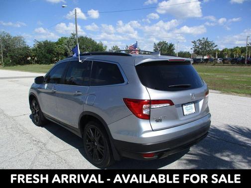 Lunar Silver Metallic 2022 Honda Pilot 2WD Special Edition