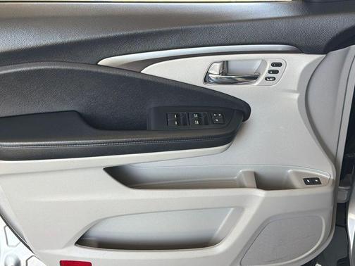 Lunar Silver Metallic 2022 Honda Pilot 2WD Special Edition