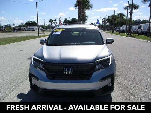 Lunar Silver Metallic 2022 Honda Pilot 2WD Special Edition