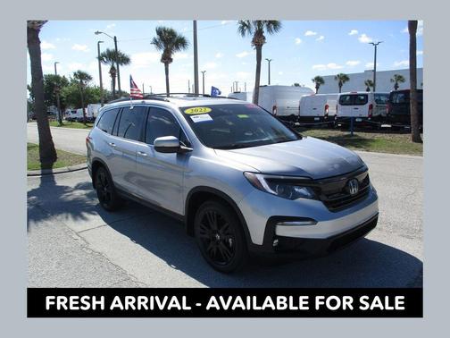Lunar Silver Metallic 2022 Honda Pilot 2WD Special Edition