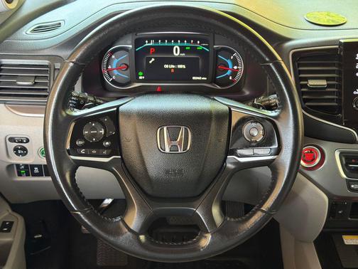 Lunar Silver Metallic 2022 Honda Pilot 2WD Special Edition