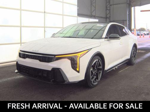 Snow White Pearl 2025 Kia K4 GT-Line