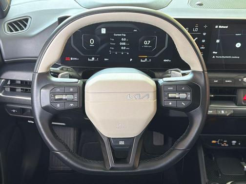 Snow White Pearl 2025 Kia K4 GT-Line