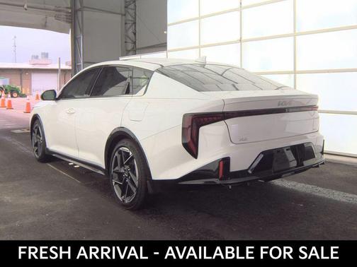 Snow White Pearl 2025 Kia K4 GT-Line