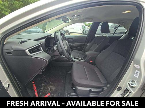 Classic Silver Metallic/Midnight Black Metallic 2026 Toyota Corolla LE