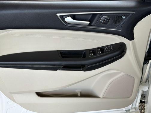 Star White Metallic Tri-Coat 2021 Ford Edge Titanium