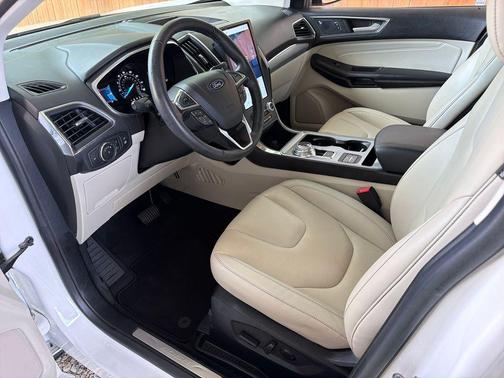 Star White Metallic Tri-Coat 2021 Ford Edge Titanium