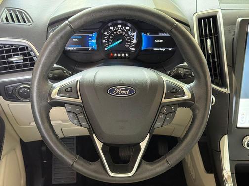 Star White Metallic Tri-Coat 2021 Ford Edge Titanium