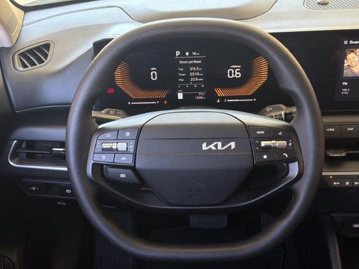 Snow White Pearl 2025 Kia K4 LXS