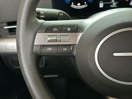 2025 Hyundai KONA SE