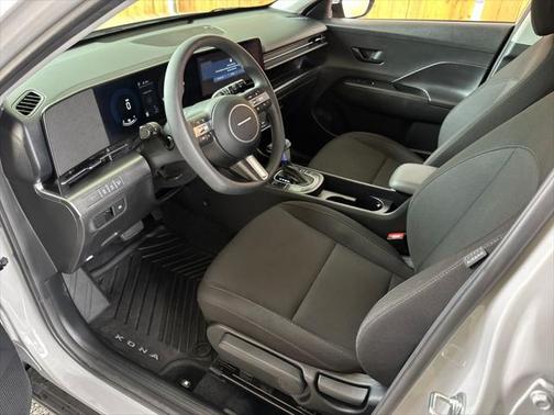 2025 Hyundai KONA SE