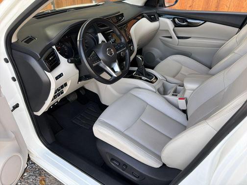 2022 Nissan Rogue Sport SL