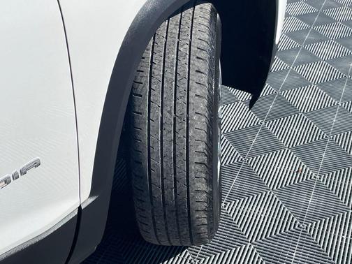 2023 GMC Acadia FWD SLT