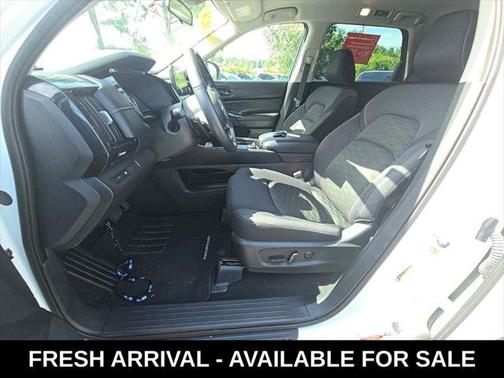 2024 Nissan Pathfinder SV 4WD