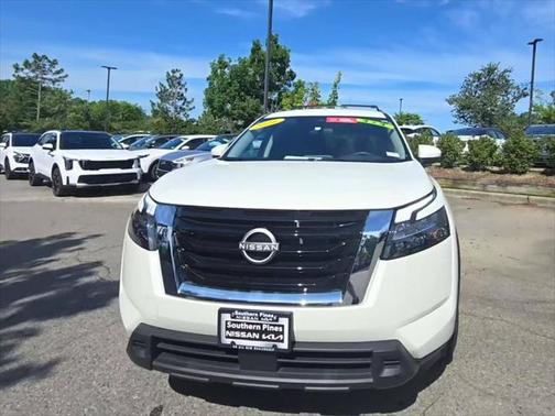 2024 Nissan Pathfinder SV 4WD