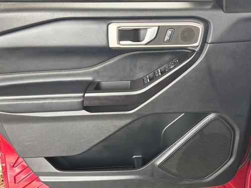 Rapid Red Metallic Tinted Clearcoat 2020 Ford Explorer XLT