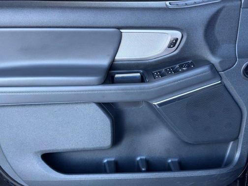 Agate Black Metallic 2026 Ford Expedition Max Active 4x2