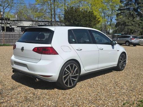 2015 Volkswagen Golf GTI 2.0T SE 4-Door