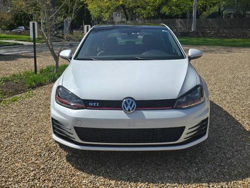 2015 Volkswagen Golf GTI 2.0T SE 4-Door