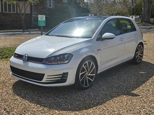 2015 Volkswagen Golf GTI 2.0T SE 4-Door