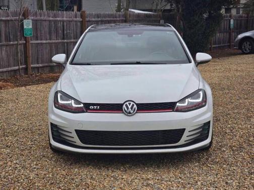 2015 Volkswagen Golf GTI 2.0T SE 4-Door