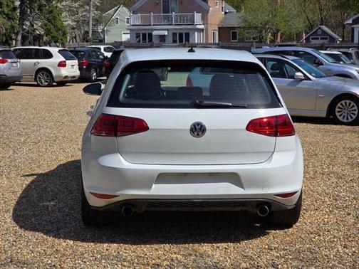 2015 Volkswagen Golf GTI 2.0T SE 4-Door
