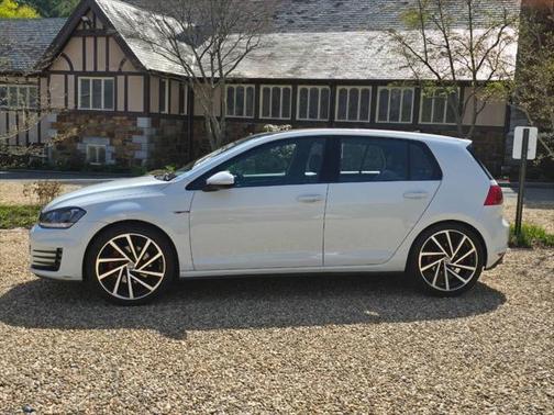 2015 Volkswagen Golf GTI 2.0T SE 4-Door