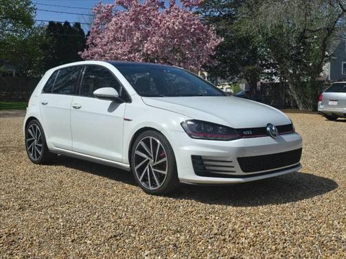 2015 Volkswagen Golf GTI 2.0T SE 4-Door