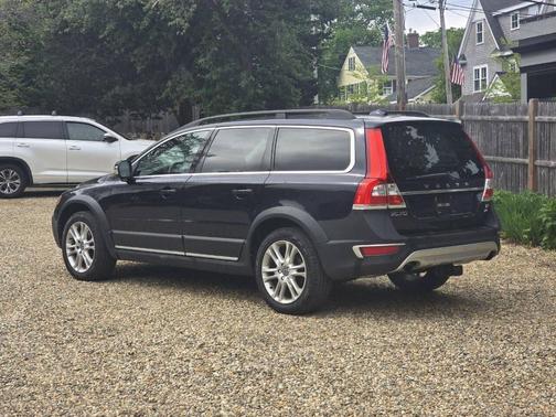 Magic Blue Metallic 2016 Volvo XC70 T5 Platinum