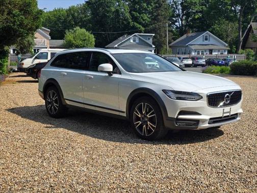 2020 Volvo V90 Cross Country T6